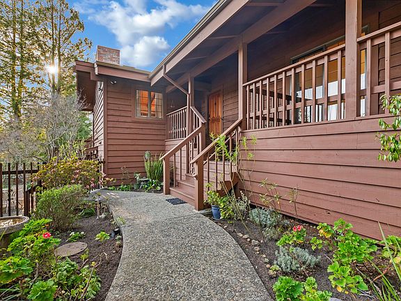 3rd image of 27 Pasatiempo Dr