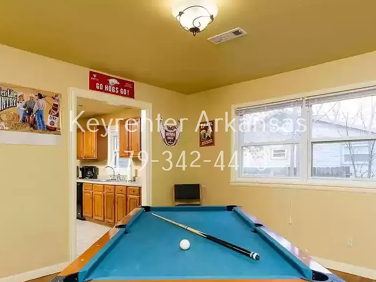 1144 N Vista Pl — Photo 9