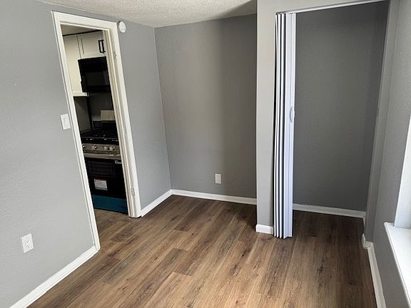 4th image of 418 1/2 Monson St #4