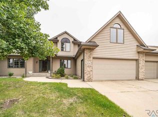 5016 S Ash Grove Ave, Sioux Falls, SD 57108