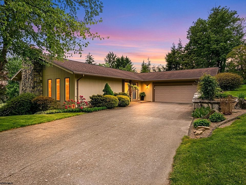 1st image of 2 Ridge Pl