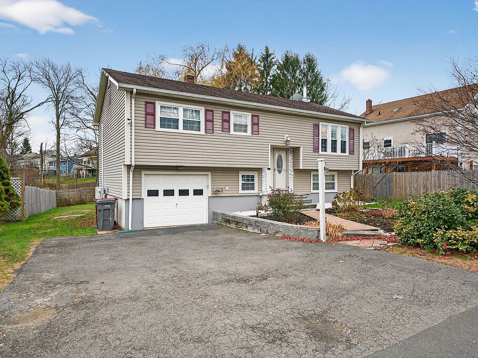 1st image of 157 Bluebird Drive