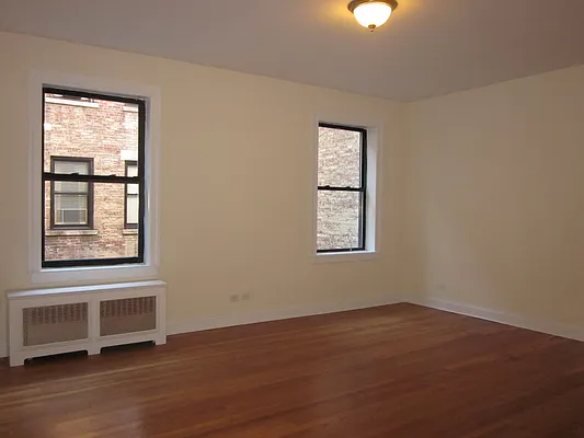Rented by Metropolitan Equities | media 8