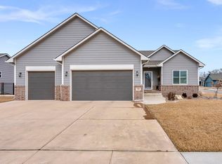 930 Laughlin Ct, Derby, KS 67037
