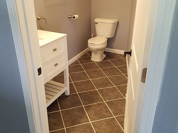 1st Floor 1/2 Bath