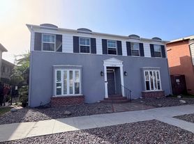 1036 E 2nd St, Long Beach, CA