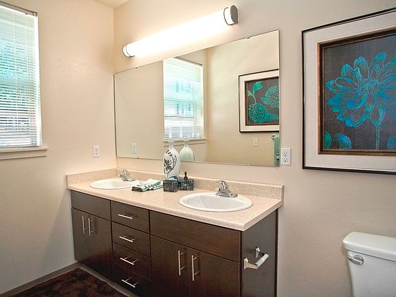 5th image of 947 Discovery Cir NE Unit 207