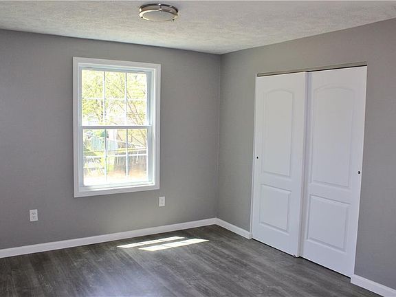 5th image of 204 Ontario Pl