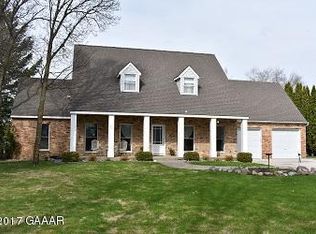 5432 E Lake Carlos Dr NE, Alexandria, MN 56308