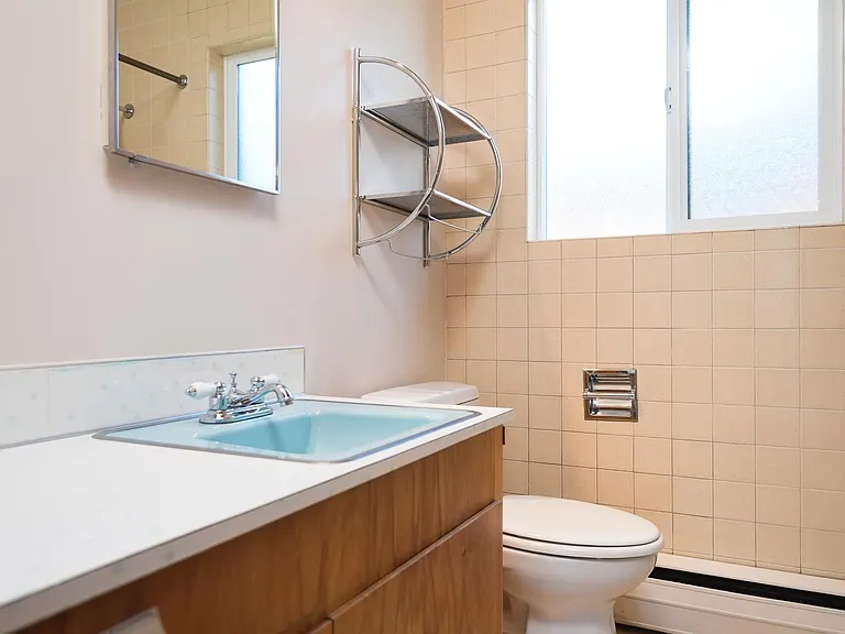 2504 N Rosa Parks Way — Photo 6