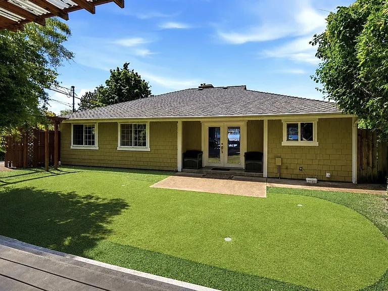 12704 Holmes Point Dr NE — Photo 36