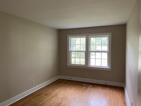 4th image of 1500 Wilson St