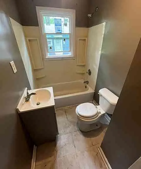 410 Coman St — Photo 4
