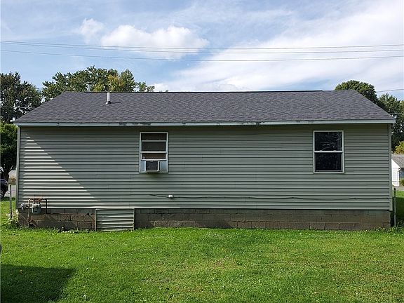 3rd image of 628 Lakeport Rd