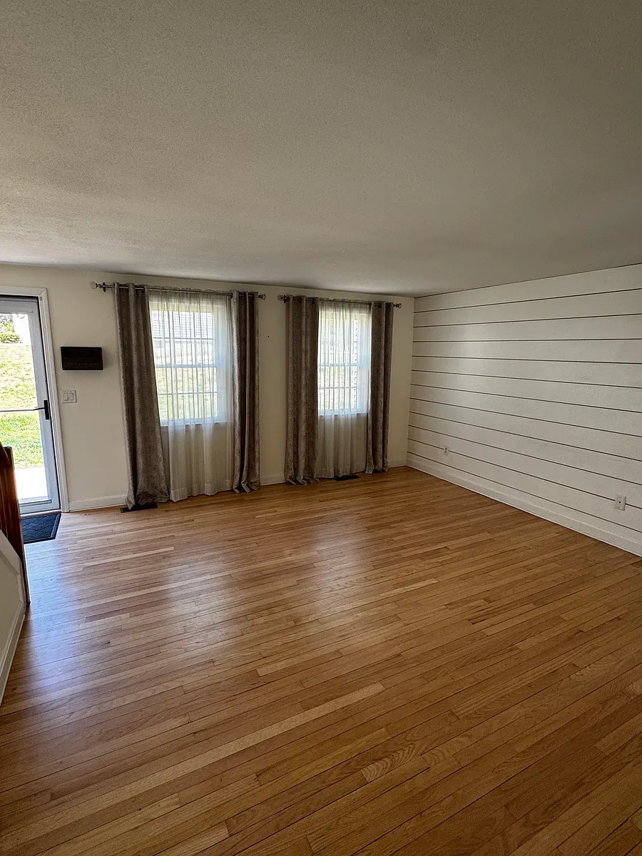 Building Photo - Boxwood Ln