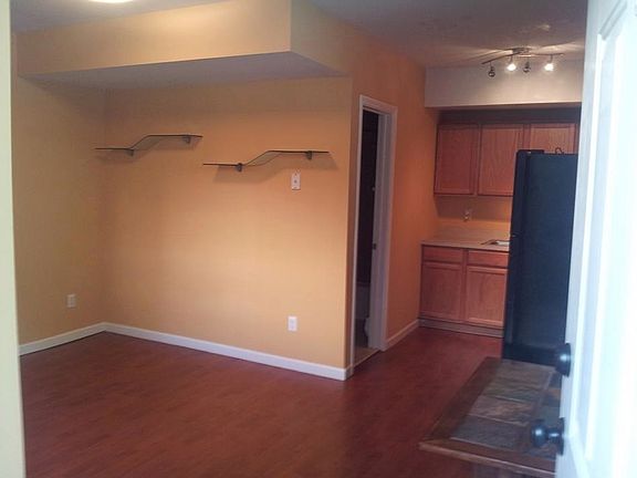4th image of 358 Guyon Ave