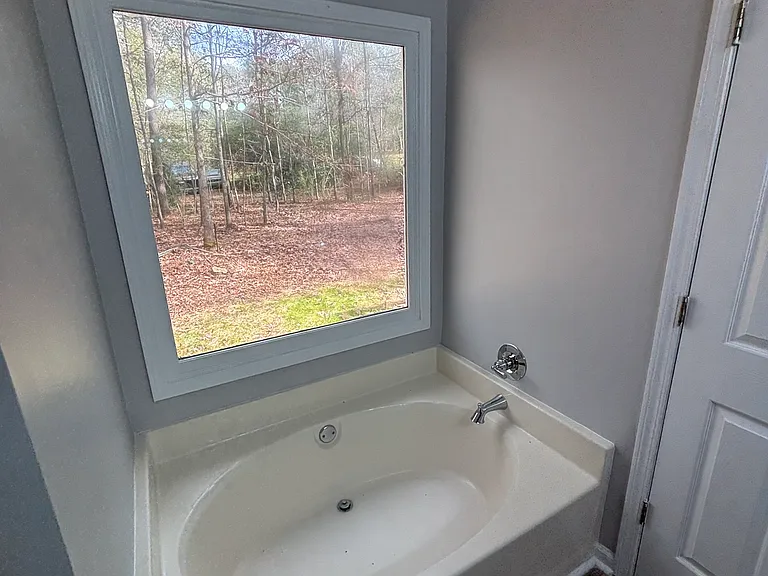 1142 Lavista Dr — Photo 12