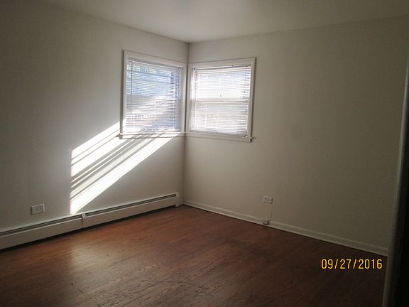 3rd image of 2700 Commercial Ave APT 2