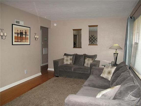 5th image of 9431 Parklind Dr