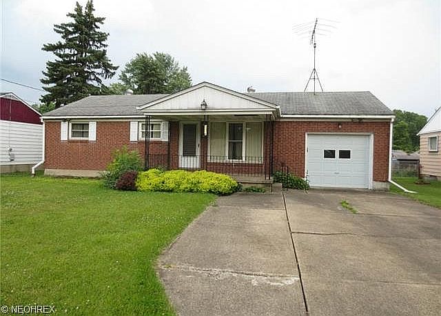Great extended driveway 