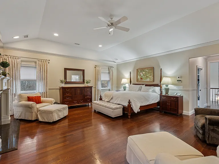 1332 Deerfield Rd — Photo 12