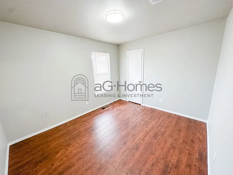 730 Arlington Dr — Photo 16