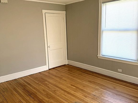 3rd image of 469 Brighton Ave