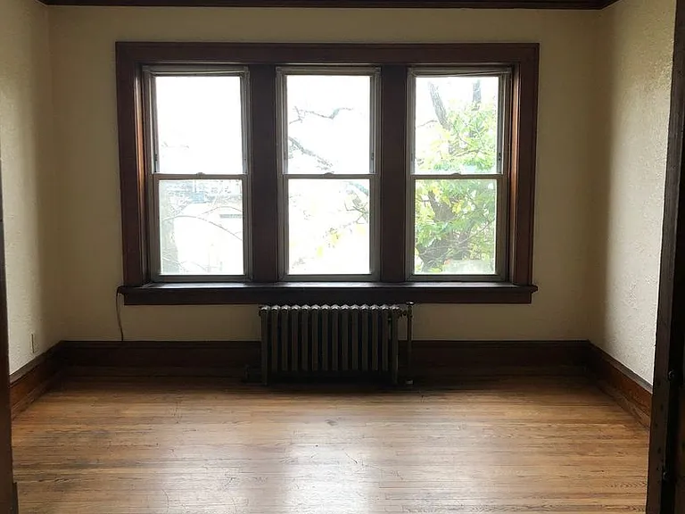 816 W. Greenfield Ave. - 19 Unit — Photo 4
