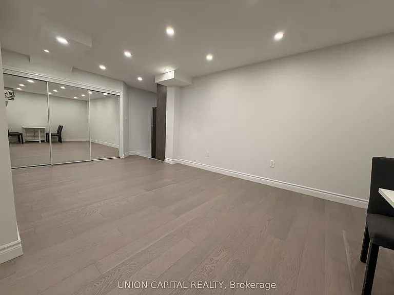 1 Waterleaf Rd — Photo 2