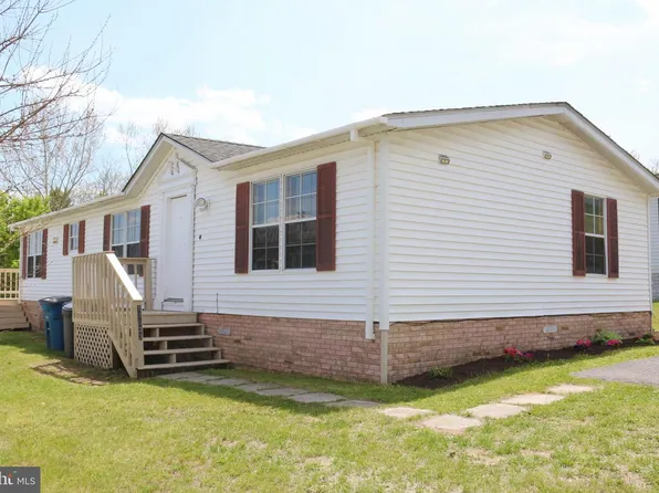 11933 Heather Dr, Hagerstown, MD 21740