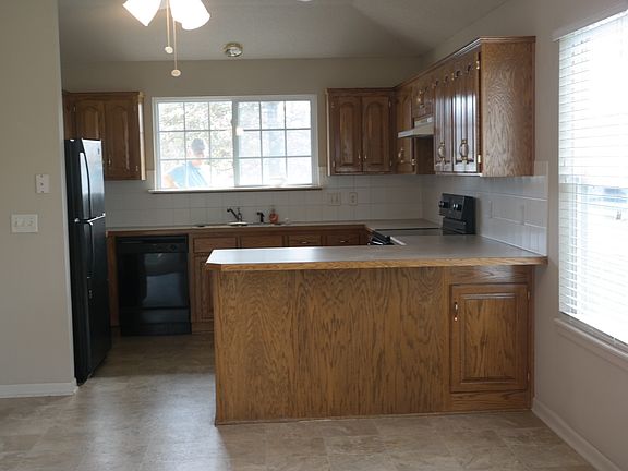 Open kitchen/dining area
