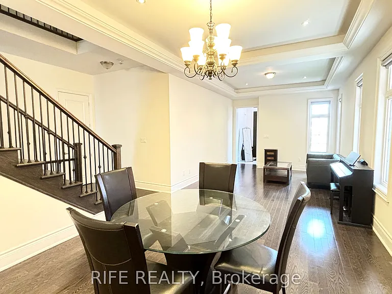 11 Yates Ave — Photo 6
