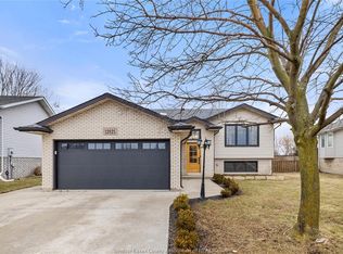 12825 Lemire St, Tecumseh, ON N8N 4W1