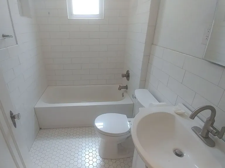 411 W Mistletoe Ave — Photo 19