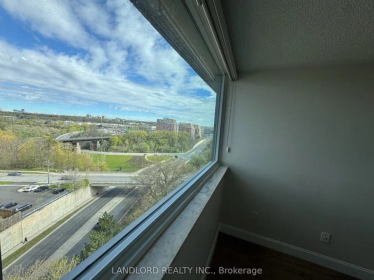 20 Speers Rd #1105 — Photo 31