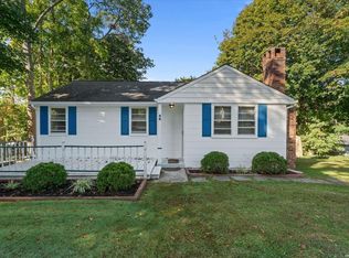 46 Fountain Rd, Rocky Point, NY 11778