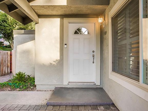 3rd image of 5109 La Cuenta Dr