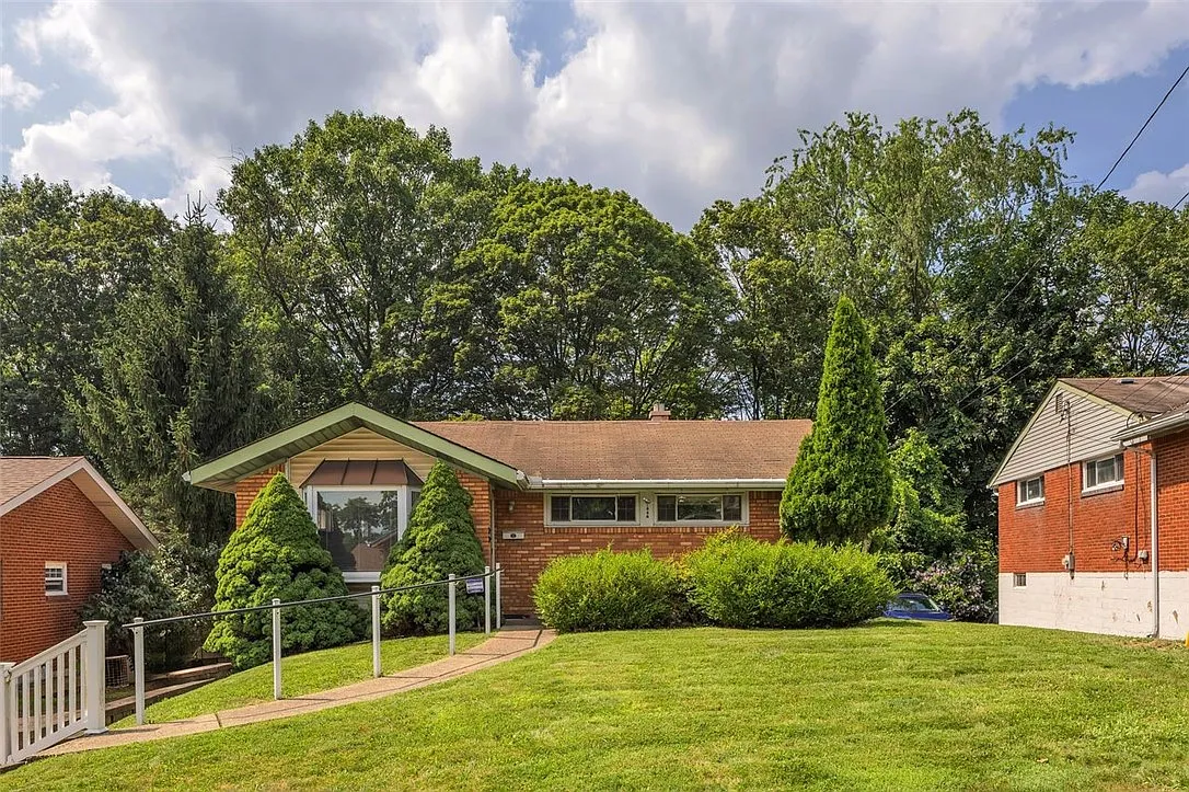 114 Frazier Dr photo 1