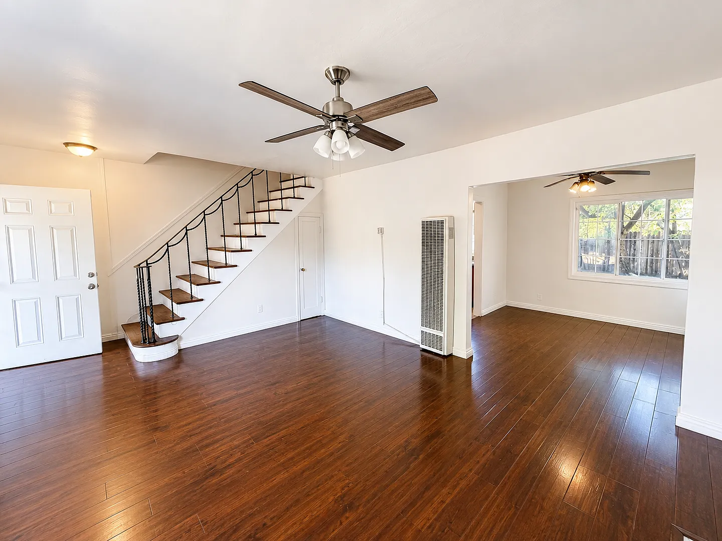 Spacious Two-Story Duplex in Old North Sacramento! — Photo 3