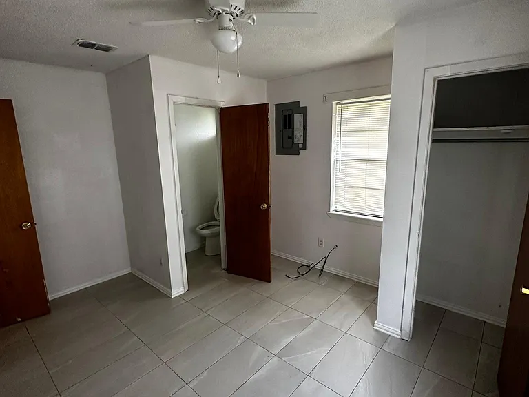 604 Sauz St — Photo 9