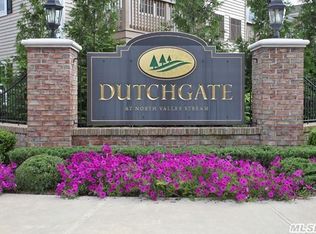 1525 Willow Ln, Valley Stream, NY 11580