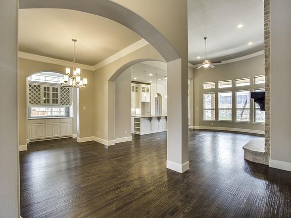 2nd image of 4720 Latour Ln