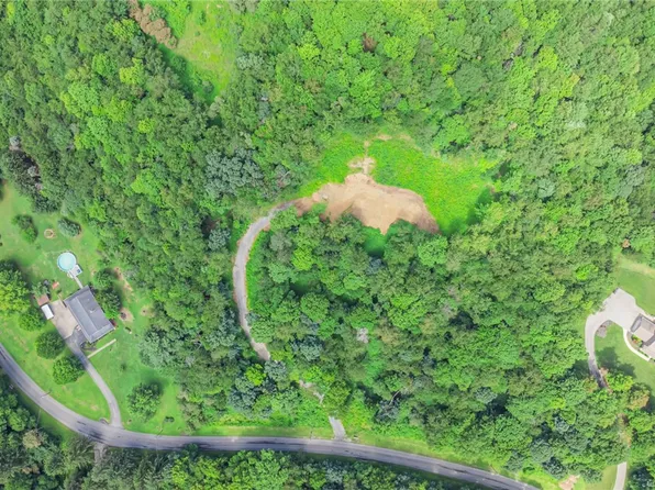 Bauer Rd, Monaca, PA 15061