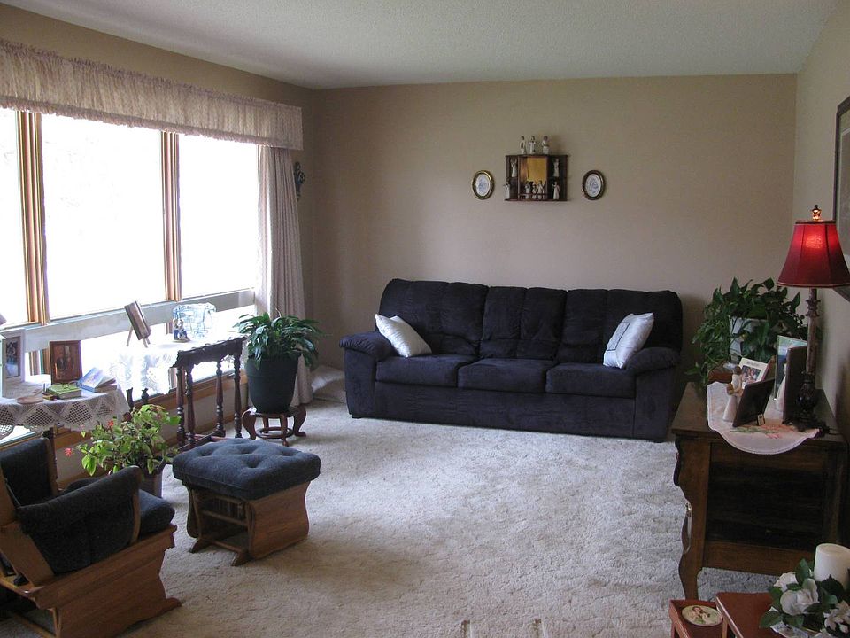 909 S 7th St, Milbank, SD 57252 Zillow