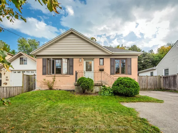 27 Martindale Rd, Toronto, ON M1M 2B8