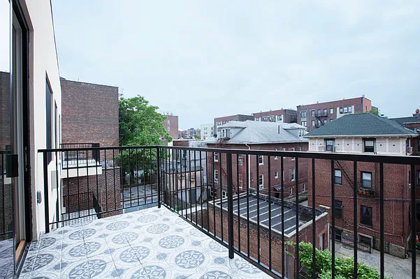 Rented by Bohemia Realty Group | media 6