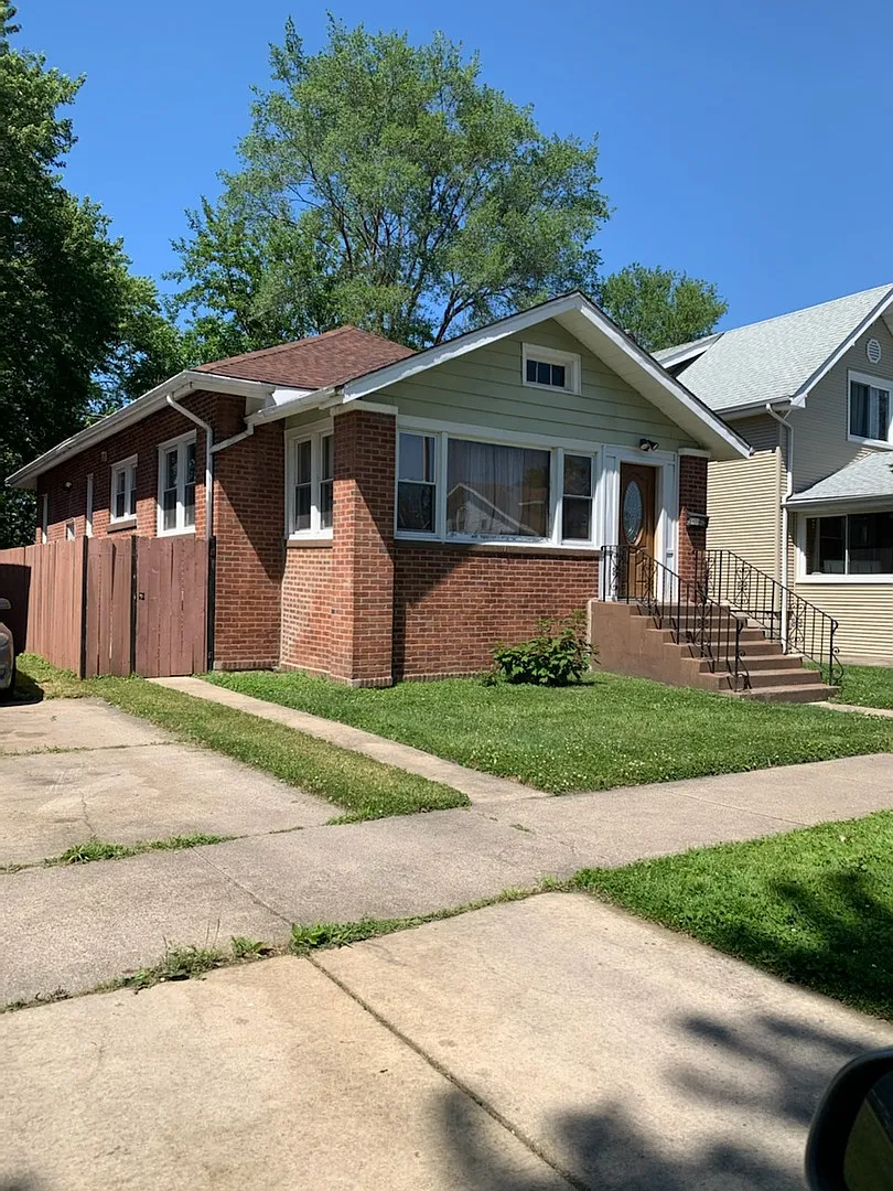 234 157th St photo 1