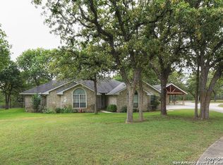 1232 Country View Dr, La Vernia, TX 78121