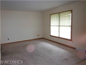 4th image of 6072 Applecrest Ct