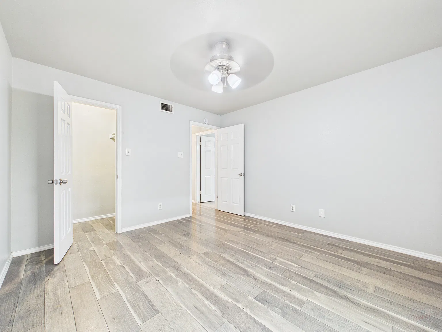 2401 Leon St Apt 104 — Photo 3